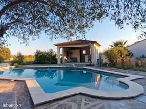 Ensemble immobilier 266 m² – terrain 2 200 m² – 2 maisons + studio