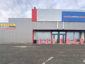 Local commercial 370 m² / 2000 ht