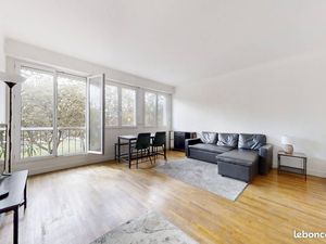 Loue grand T3 très lumineux en centre-ville