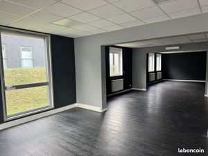 Local bureaux 553 m²