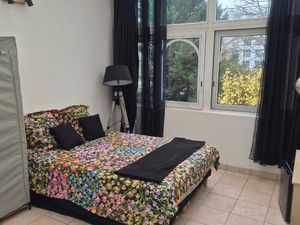 Loue chambre meublée en maison