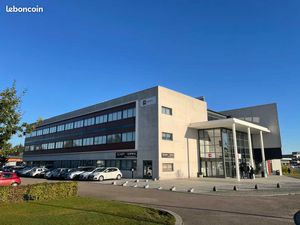 Bureaux 739 m²