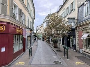 Commerce informatique/multimédia 38 m²