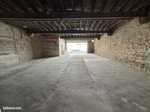 Local 458 m² Vannes