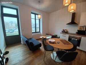 En parfait état  T2 meublé avec cave  très confortable  entièrement équipé  idéalement sit