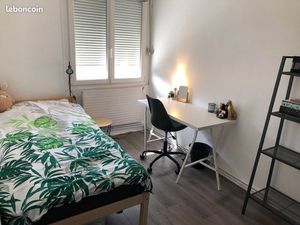 Meublé Lille. Disponible dès à présent  internet  machine à laver. Bon quatier. Toutes cha