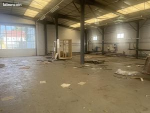 Local industriel 118 m²