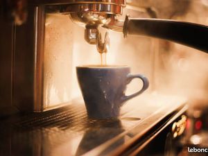Bar / Glacier - Pied du Ventoux
