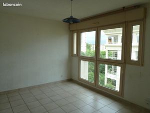 Antigone  petit F2  calme  tram 1 et 3  centre-ville