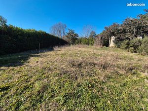 Terrain avec garage plat et viabilisé