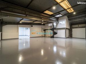 Local d'activité 377 m²