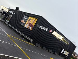 Fonds de Commerce 570 m² avec Drive + Grande Salle + Salle de Jeux – Emplacement Premium