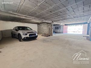 Local 145 m² Nîmes