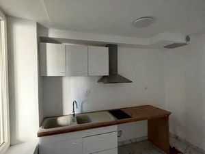 F2 rénové à neuf en plein centre-ville Montataire