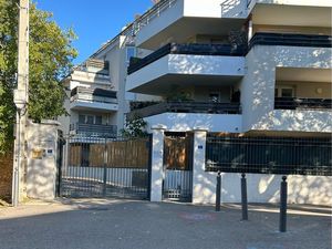 Place de parking en sous-sol 13009