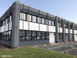 Local bureaux 819 m²