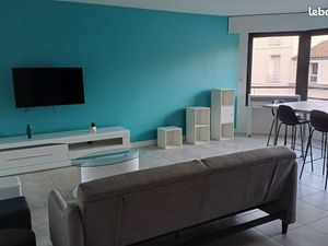Grand appartement meublé T2 de 54 m²