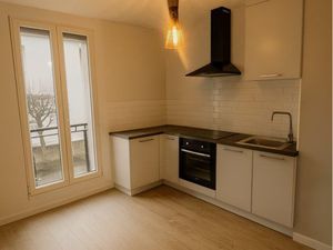 Beau studio entièrement neuf