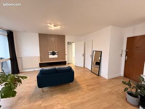 T2 meublé 45m² – 3 balcons + dressing – parking – gare 2 min Montparnasse – commerces – 10