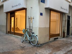 Local commercial rue Voltaire-rue de la cloche d’or