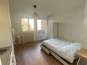 Studio meublé avec balcon  proche Faculté de Pharmacie