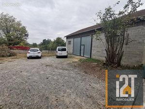 Local 196 m² Boucoiran-et-Nozières