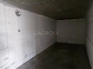 Parking/box 1 pièce 11 m²