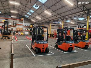 Local 1210 m² ARNAGE