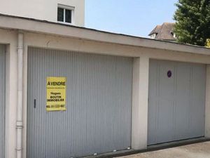 Parking/box 15 m² LYON 08