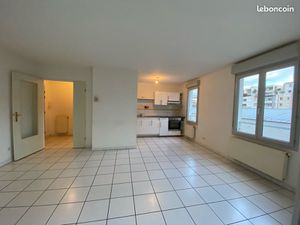 Appartement T3 lumineux avec Balcon et garage (box fermé)  rue calme