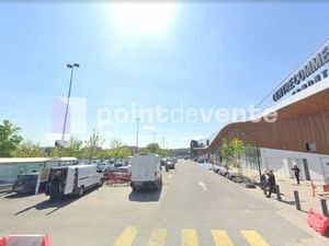 Commerce chaussure/cuir 160 m²