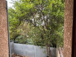 Située dans un quartier calme et recherché  cette maison de 91 m²