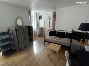 Centre ville (Proche du Commissariat de Police) - Sympathique appartement F1