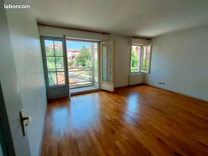 Particulier loue T1 avec balcon avenue de la Garonette