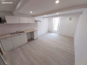 T3 à louer dans maison de village