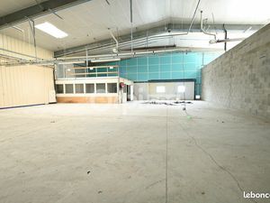 Local d'activité 380 m²