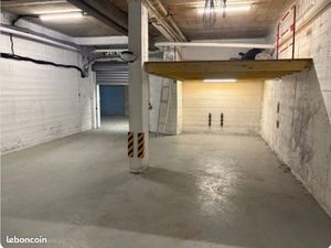 A LOUER LOCAL 167 m2