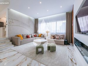 Maison 7 pièces 216 m²