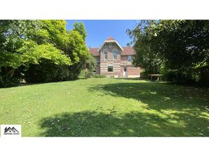 Maison 9 pièces 232 m²