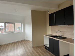 F1 très bien situé à la gare routière