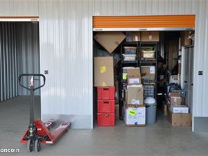 Box de stockage / Garde meubles a VIRE