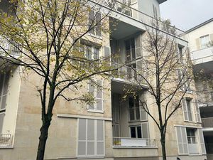 Grand appartement T5 à BORDEAUX PARKING