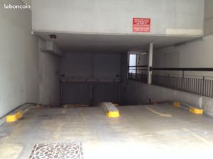 Box a louer au 26 rue Faubourg Poissonnière