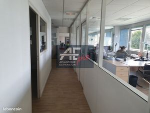 Bureaux 293 m²