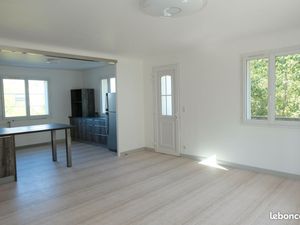 F4 rénové dans maison individuelle