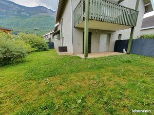 T2 Rez-de-jardin + garage MERY