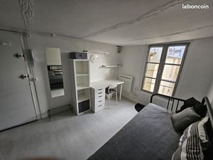 Location studio meublé 13 m2 Versailles