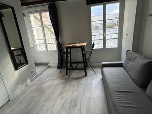 Studio meublé refait à neuf  sans vis à vis