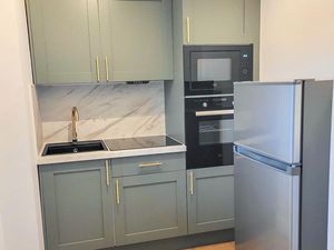 T2 rénové – Résidence sécurisée – Parking privatif – Disponible immédiatement