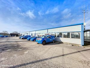 Local industriel 750 m²